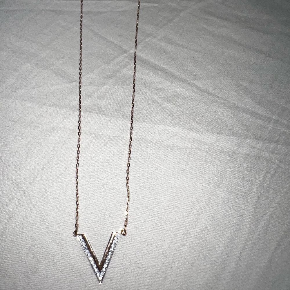 SWAROVSKI ROSE GOLD PLATED CHAIN NECKLACE CRYSTAL RHINESTONE DELTA V PENDANT